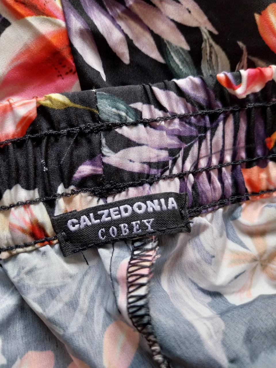 Bañador negro con flores tropicales Calzedonia Talla 42 – photo 6